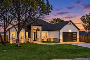 5407 Van Horn Dr, Granbury, TX 76048 - Photo 2