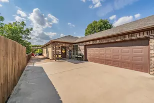 129 Morris St, DeSoto, TX 75115 - Photo 4