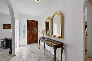 704 Castlewood Ln, Arlington, TX 76012 - Photo 4