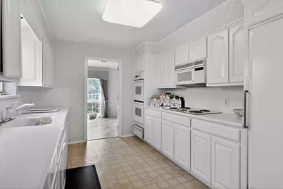 704 Castlewood Lane, Arlington, TX 76012 - Photo 12
