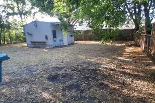 802 Dove Ln, Sherman, TX 75090 - Photo 2