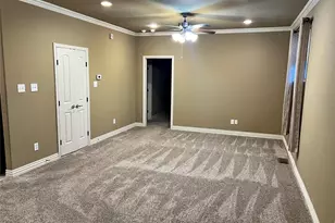 212 Bolivar St, Sanger, TX 76266 - Photo 2