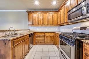 212 Bolivar St, Sanger, TX 76266 - Photo 4