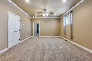 212 Bolivar St, Sanger, TX 76266 - Photo 2