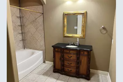 212 Bolivar Street #201, Sanger, TX 76266 - Photo 4