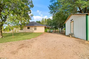 209 Farm Road 2352, Honey Grove, TX 75446 - Photo 10