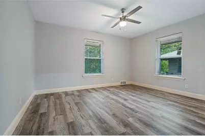 1585 E Kiest Boulevard, Dallas, TX 75216 - Photo 16