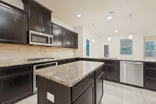 10020 Long Branch Dr, McKinney, TX 75071 - Photo 4