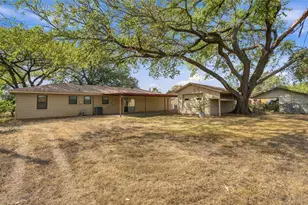 207 Cresthill Dr, Lacy Lakeview, TX 76705 - Photo 12