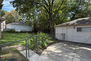 10106 Shadyview Dr, Dallas, TX 75238 - Photo 2