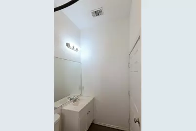 1513 South Freeway, Fort Worth, TX 76104 - Photo 14