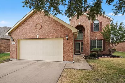 804 W Bend Boulevard, Burleson, TX 76028 - Photo 2