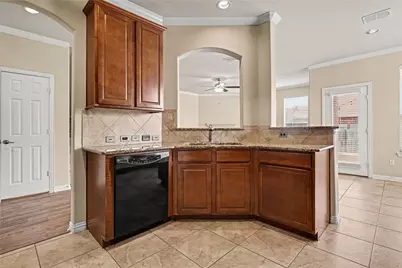 804 W Bend Boulevard, Burleson, TX 76028 - Photo 14