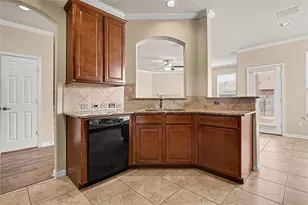 804 W Bend Blvd, Burleson, TX 76028 - Photo 14