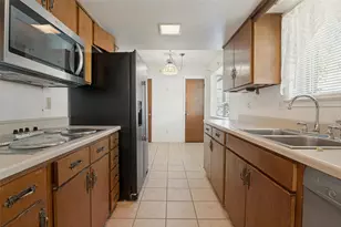 1633 Hanging Cliff Dr, Dallas, TX 75224 - Photo 22