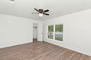 2002 Shawnee St, Denton, TX 76209 - Photo 8