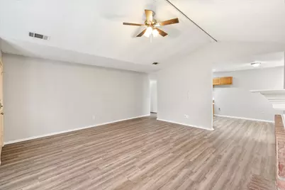 1217 Hidden Creek Drive, Mansfield, TX 76063 - Photo 6