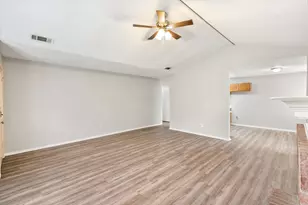 1217 Hidden Creek Dr, Mansfield, TX 76063 - Photo 6