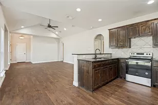 207 Ennis St, Waxahachie, TX 75165 - Photo 8