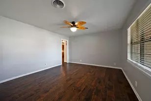 2710 W Walker St, Denison, TX 75020 - Photo 4