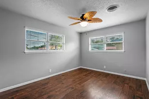 2710 W Walker St, Denison, TX 75020 - Photo 2
