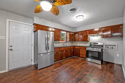 2710 W Walker Street, Denison, TX 75020 - Photo 14