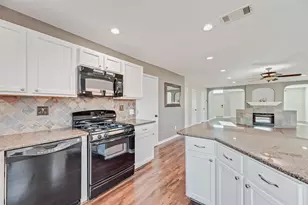 905 Elizabeth Dr, Lewisville, TX 75067 - Photo 10