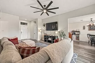 300 Wedgewood Dr, Stephenville, TX 76401 - Photo 8