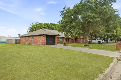 300 Wedgewood Drive, Stephenville, TX 76401 - Photo 24