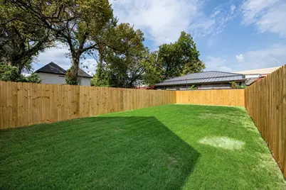 1643 Faye Street, Dallas, TX 75215 - Photo 26