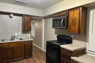 2506 Bethurum Ave, Dallas, TX 75215 - Photo 1