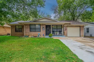 1938 Balla Way, Grand Prairie, TX 75051 - Photo 2