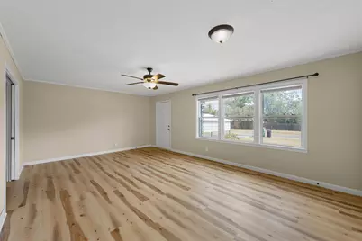 240 S Avenue A, Crawford, TX 76638 - Photo 4