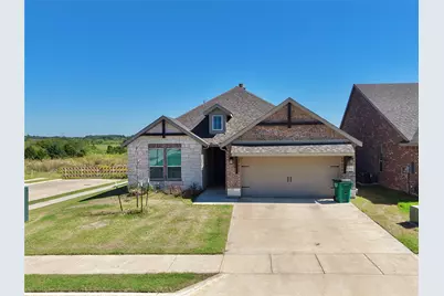 616 Juneau Street, Gainesville, TX 76240 - Photo 2