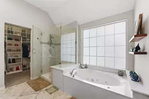 8609 Old Oak Dr, Irving, TX 75063 - Photo 10