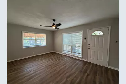 811 N Grant Drive, Sherman, TX 75092 - Photo 2