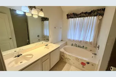 6200 Pierce Arrow Drive, Arlington, TX 76001 - Photo 8