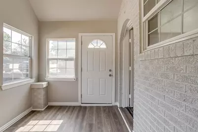 2620 Wilkinson Avenue, Fort Worth, TX 76103 - Photo 2