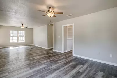 2620 Wilkinson Avenue, Fort Worth, TX 76103 - Photo 8