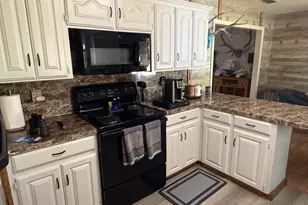 298 Desoto St, Jefferson, TX 75657 - Photo 6