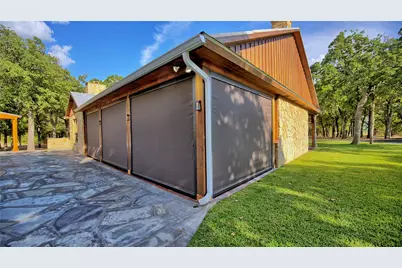 423 Brazos Street, Bowie, TX 76230 - Photo 4