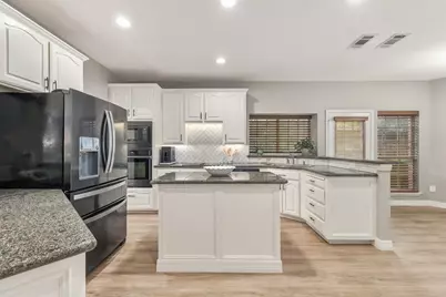 8707 Stonecrest Drive, Irving, TX 75063 - Photo 8
