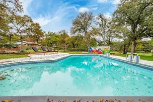 2306 Cypress Dr, Grand Prairie, TX 75050 - Photo 36