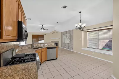 3041 Meadowbrook Drive, Grand Prairie, TX 75052 - Photo 6