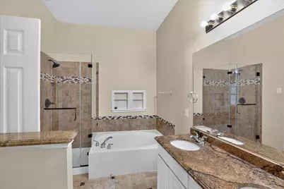 3041 Meadowbrook Drive, Grand Prairie, TX 75052 - Photo 18