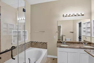 3041 Meadowbrook Drive, Grand Prairie, TX 75052 - Photo 16