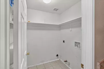 3041 Meadowbrook Drive, Grand Prairie, TX 75052 - Photo 8