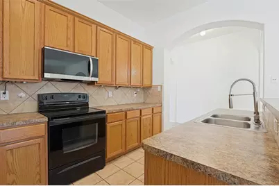 536 Cross Ridge Circle N, Fort Worth, TX 76120 - Photo 8