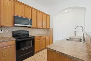 536 Cross Ridge Cir N, Fort Worth, TX 76120 - Photo 8