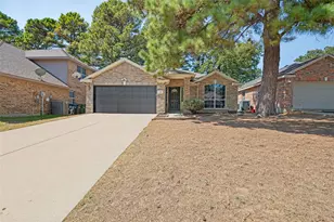 536 Cross Ridge Cir N, Fort Worth, TX 76120 - Photo 2